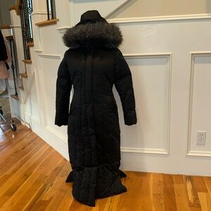 Floor length CK puffy coat with broken zipper, buttons work!